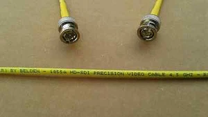 Cable de video Belden 1855A HD-SDI mini RG59 4,5 GHZ BNC macho a BNC macho 2 ft. - Imagen 1 de 2
