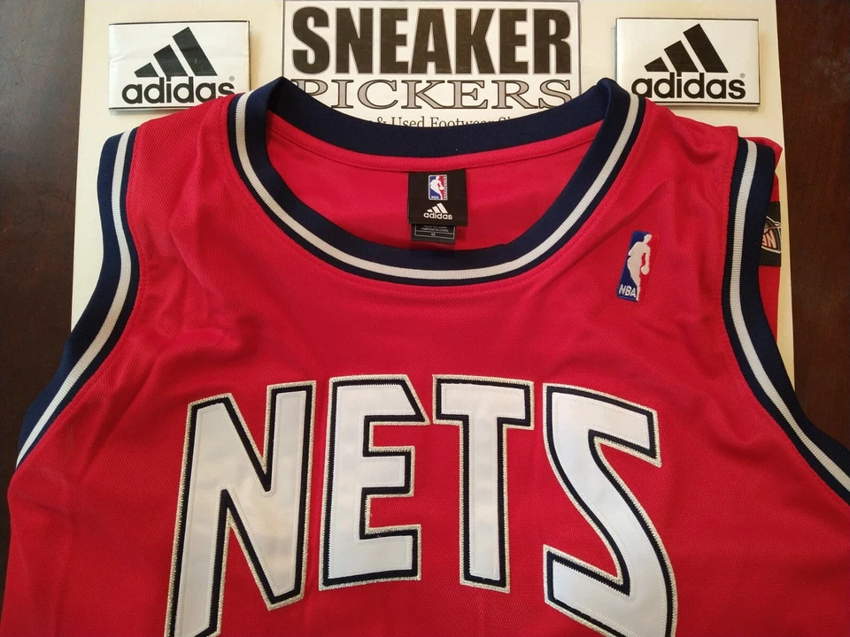 Camiseta alternativa Adidas NBA Brooklyn Nets vintage em branco - Vermelha - Tamanho: 60 (3XL) - Imagem 1 de 4