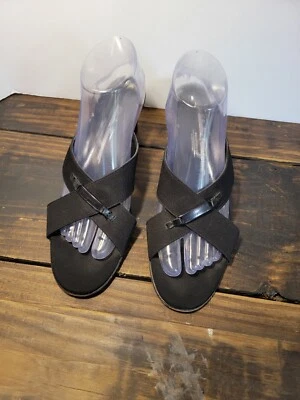 Sandália Saltos Cruzados SALVATORE FERRAGAMO Logotipo Couro Preto Tamanho 10 B - Imagem 1 de 4