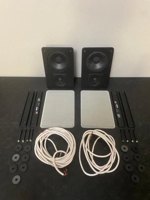 Par de altavoces de pared Miller & Kreisel (M&K) SW-85 completos, probados y funcionando Foto 1 de 4