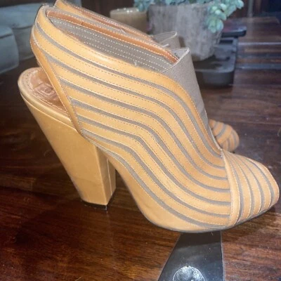 Givenchy женские туфли Sz 36,5 желтовато-коричневый слинга назад заглянуть носок загрузки как обувь - Изображение 1 из 4