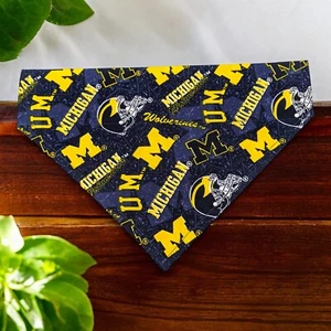 University Of Michigan Dog Bandana OVER THE COLLAR Wolverines Slide On Gift  - Picture 1 of 3