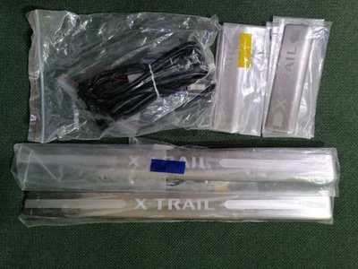 Juego de alféizares de puerta iluminados Nissan X-Trail T31 4x G6950-JG010OEM NUEVO Foto 1 de 4