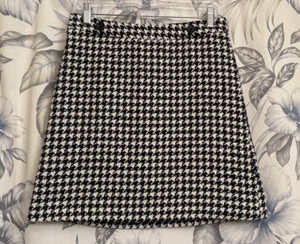 Banana Republic Womens Wool Blend Black/White Houndstooth Skirt Size 4 (29"X18") - Bild 1 von 4