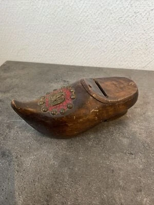 Ancienne Tirelire En Bois Forme Sabot Art Populaire Deco  - Photo 1/4