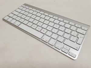 Apple Magic Wireless Keyboard A1314 Silver Working Order - Picture 1 of 7