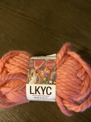 Hilo. Color hilo LKYC marca Lion London Kaye; Sweetheart Cheri 20 yardas. Nuevo. Foto 1 de 4