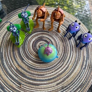 1998 toys from Mcdonalds. 5 from 'A Bugs Life' and two from 'Mulan - Picture 1 of 5