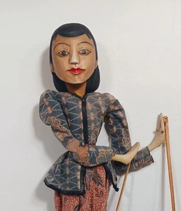 ANTIQUE INDONESIAN ASIAN WAYONG GOLEK ROD 18" TALL FEMALE PUPPET MARIONETTE - Picture 1 of 6