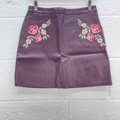 NEW LOOK BURGUNDY LEATHER MINI SKIRT FLORAL EMBROIDERY Y2K PU MATT UK 12 - Image 1 of 4