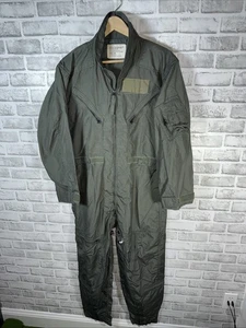 Monos voladores vintage de la USAF CWU-27P verde salvia alta temperatura talla 40R militares - Imagen 1 de 6