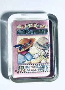 Pisapapeles de vidrio vintage Mary Engelbreit “Bendiciones de amistad” 4” X 3” - Imagen 1 de 4