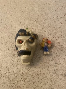 Mighty Max Shrunken Heads Venom Wraptile Complete Playset - Picture 1 of 3