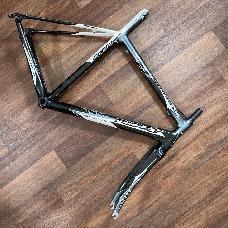 Juego de cuadro de bicicleta de carretera Ridley Helio de fibra de carbono con extras tamaño M/50 cm 700c Foto 1 de 4