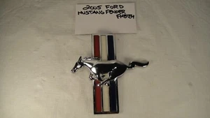 2005-2009 FORD MUSTANG LH FENDER CHROME RUNNING HORSE TRIBAR EMBLEM  - Picture 1 of 2