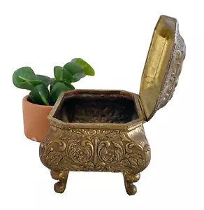 Vintage Ornate Gold Tone Hollywood Regency Bas Relief Footed Jewelry Box - Japan - Picture 1 of 10