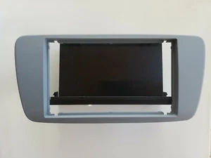 MASCHERINA AUTORADIO ISO 2 DIN GRIGIO AZZURRO SEAT IBIZA 4 6J CASSETTO 2008 2012 - Foto 1 di 3