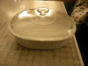 Casseruola vintage Corning Ware F-2-B bianca francese 2,8 litri con coperchio in VETRO - Foto 1 di 4
