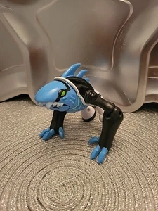 Figura ARTICGUANA Ben 10 Ultimate Alien 4" (Bandai 2011) RARA - Imagen 1 de 1