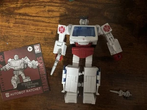 Transformers Studio Series 86 Ratchet SS86 Voyager Class AUTOBOT RATCHET - Picture 1 of 4