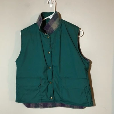 Woolrich woman vintage reversible wool lined green plaid vest L pockets USA - image 1 of 4