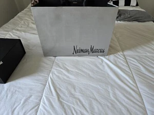 Chanel VIP Client Only Paris Cards Bag Boxes Cards Kabuki Eyelash Curler + also - Picture 1 of 15