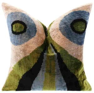 Almohada abstracta de terciopelo de seda hecha a mano - 16x16, verde audaz, azul y negro - Imagen 1 de 5