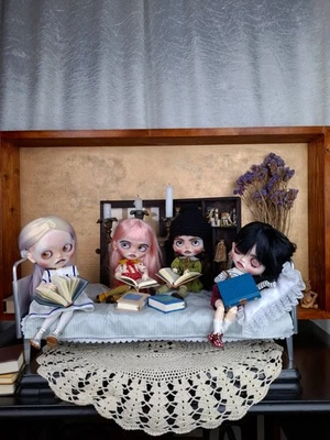 Muebles para muñecas de estilo vintage — cama para Blythe, Pullip, etc., hechos a mano Foto 1 de 4