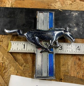 OEM Vtg 1960s Ford Mustang Striped Race Horse Emblem Fastback Coupe Shelby Grill - Bild 1 von 7