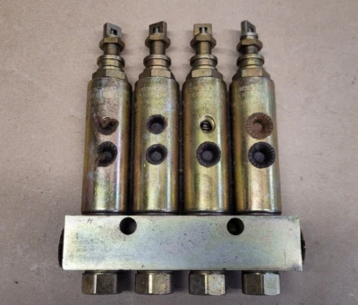 Lincoln Centro-Matic SI-I 润滑装置注射器歧管 — 第 1/4 张图片