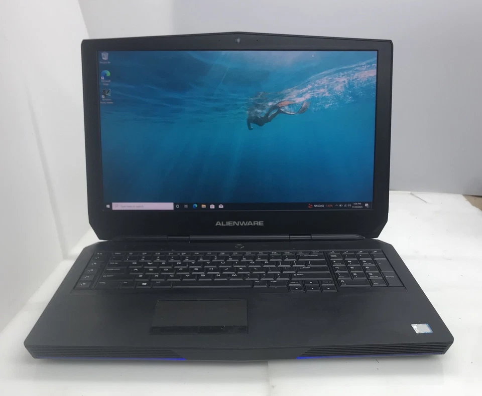DELL ALIENWARE 17 R3 i7-6700HQ@2.60GHz 8GB RAM 500GB SSD W10P *LEER Foto 1 de 4