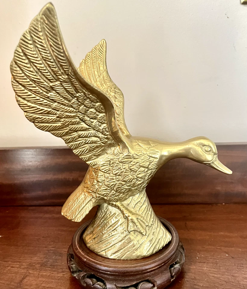 DE COLECCIÓN LATÓN: Estatua de Pato en Vuelo: 9" x 7" SOFISTICADA Esculturada Decoración del Hogar Foto 1 de 4