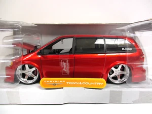 JADA - DUB CITY - CUSTOM LOWERED CHRYSLER TOWN & COUNTRY MINIVAN - 1/24 DIECAST - Picture 1 of 17