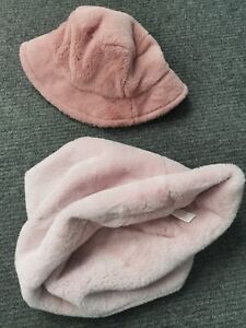 Ladies Pink Faux Fur Hat And Snood