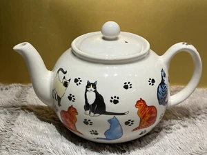 BEST DEAL "Pristine" Pottery Cats & Paw Prints Teapot Fine Earthenware - ENGLAND - Picture 1 of 18