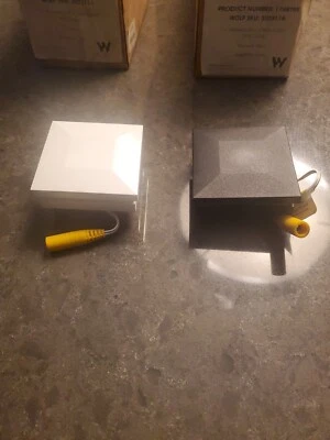 2 дюйма кв. Декоративная крышка стойки со светодиодной подсветкой низкого напряжения - белая черная - Изображение 1 из 4