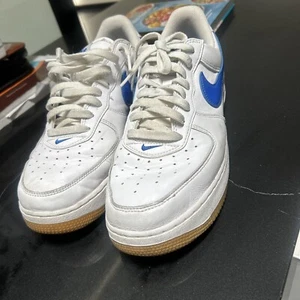 Nike Air Force 1 'bajo Retro Reino Unido Talla 11.5 Azul Real Blanco Sin Caja - Imagen 1 de 15