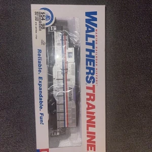WALTHERS HO - GP-9M Diesel Locomotive - Amtrak Phase 3 #760 - Picture 1 of 1