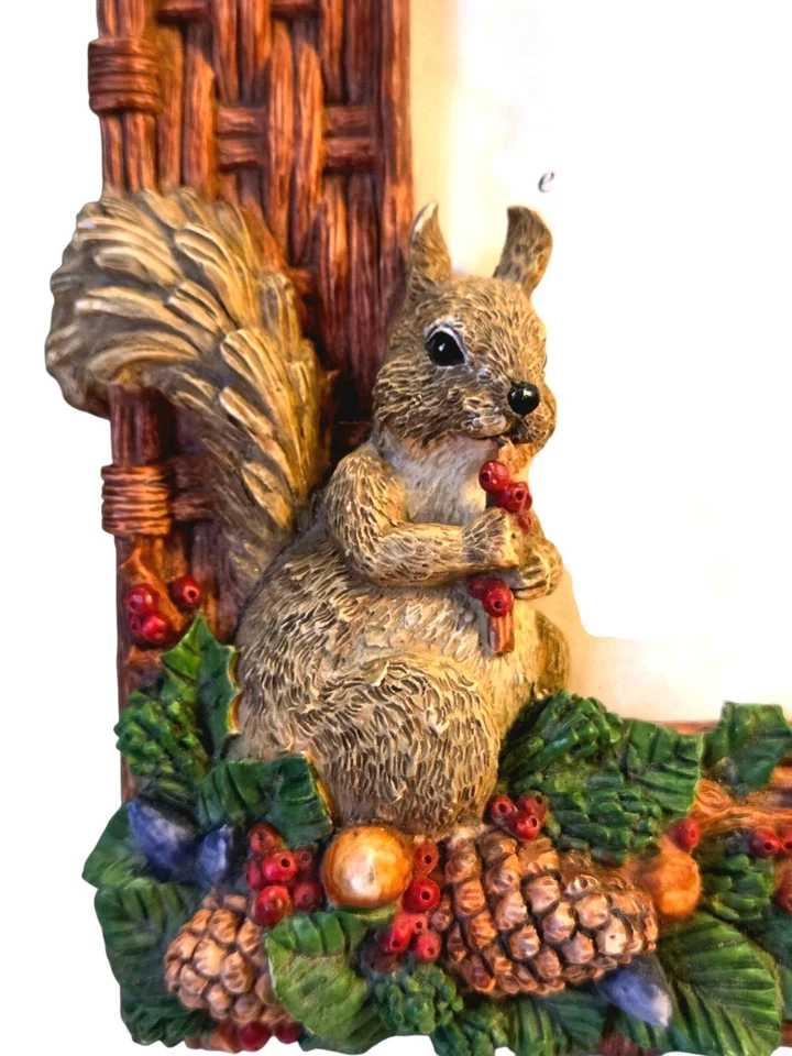  Squirrel Winterthur Museum Otagiri Frame Vintage Woods Nature Pinecones * Read - Image 1 of 4