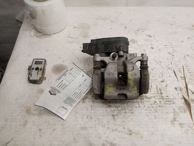 Driver Left Rear Caliper For 2024 Volvo XC40 2986194 Foto 1 de 4