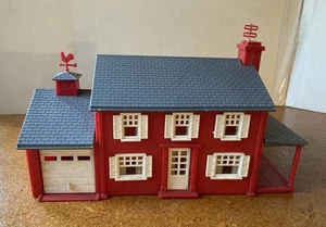 Plasticville O/S Gauge Two Story Red Colonial House W/Weathervane and TV Antenna - Picture 1 of 14