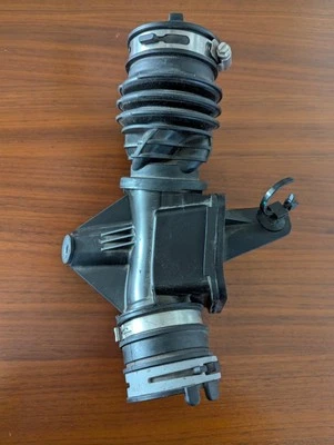 2021 2022 2023 Ford Bronco 2.7L Air Intake Union Hose Pre Owned  - Image 1 of 4