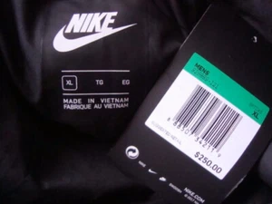 NUEVO CON ETIQUETAS $250 NIKE Ropa Deportiva 75% Plumón de Pato Aislamiento Para Hombre Abrigo Chaqueta Talla XL - Imagen 1 de 10