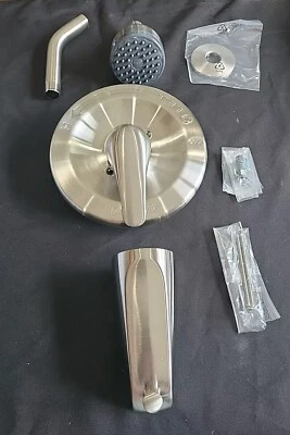 Kit de molduras de ducha de bañera sin igual níquel cepillado PTT188753-BN P10 Foto 1 de 4