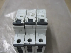 LOTTO 3 PEZZI SIEMENS 5SY41 4A CURVA&C / 5SY61 6A INTERRUTTORE CURVA 200-400VAC P9647 - Foto 1 di 3