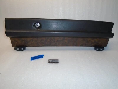 Pontiac Bonneville 1968 cupé de 2 puertas techo rígido guantera puerta OEM Foto 1 de 4