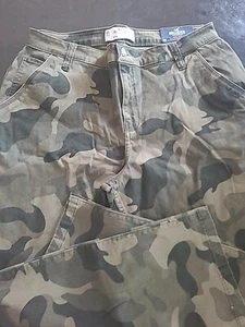 Hollister Damen Camouflage High Rise Utility Dad Hose Größe 15S W32x L29 Neu mit Etikett WEITES BEIN - Bild 1 von 8