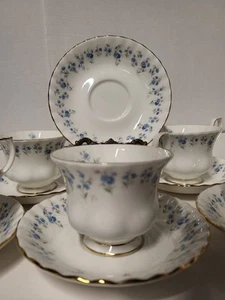 NEUWERTIG Vintage Royal Albert Memory Lane Bone China Teetassen & Untertassen - Bild 1 von 24