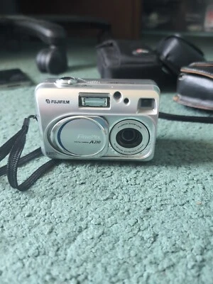 Fujifilm Digital Camera FinePix A210 3.2MP Silver - Tested & Working - Image 1 of 4