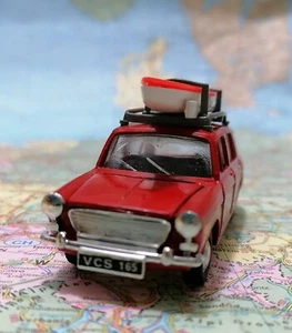 MORRIS 1100 con Canoa - Vintage Scala 1/42 , Spot-On 274 Made in N. Ireland 1965 - Foto 1 di 11